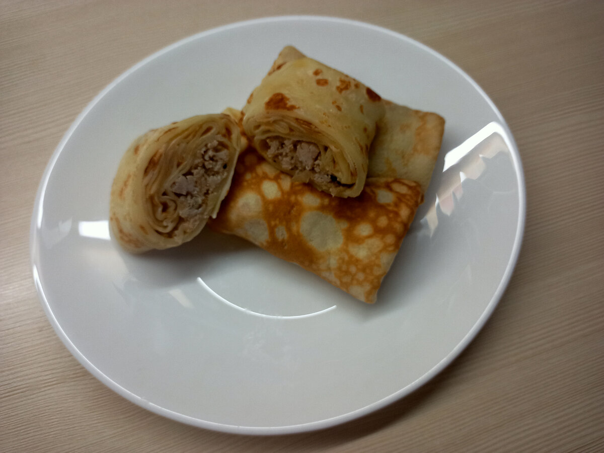 Фаршированные блины курицей, грибами и сыром