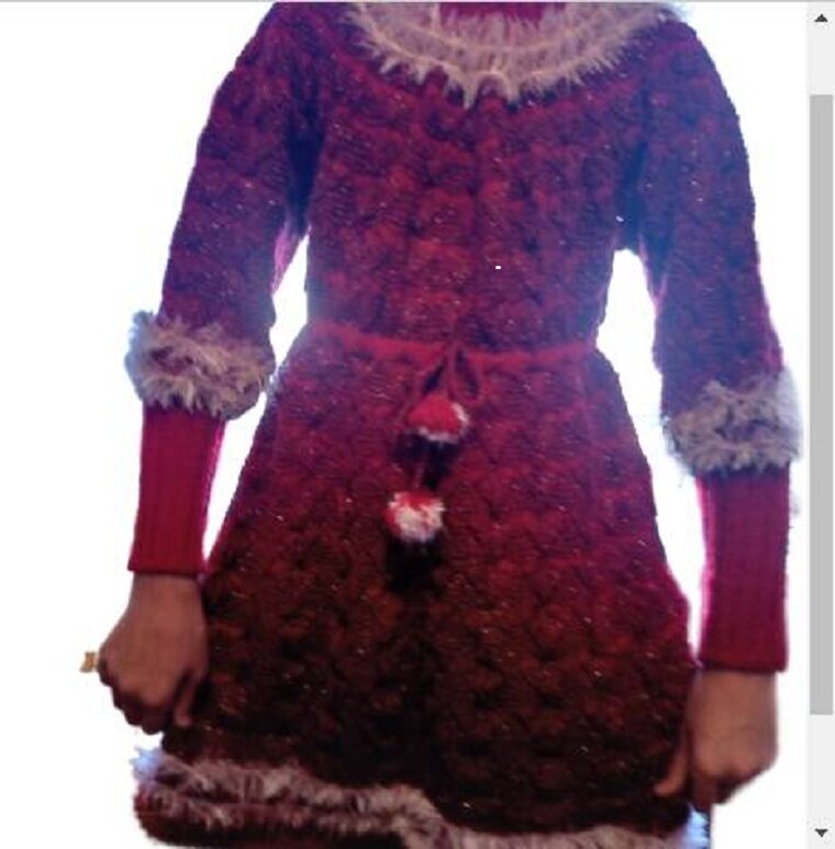          Из собственного архива. Вязала внучке платье к новому году.