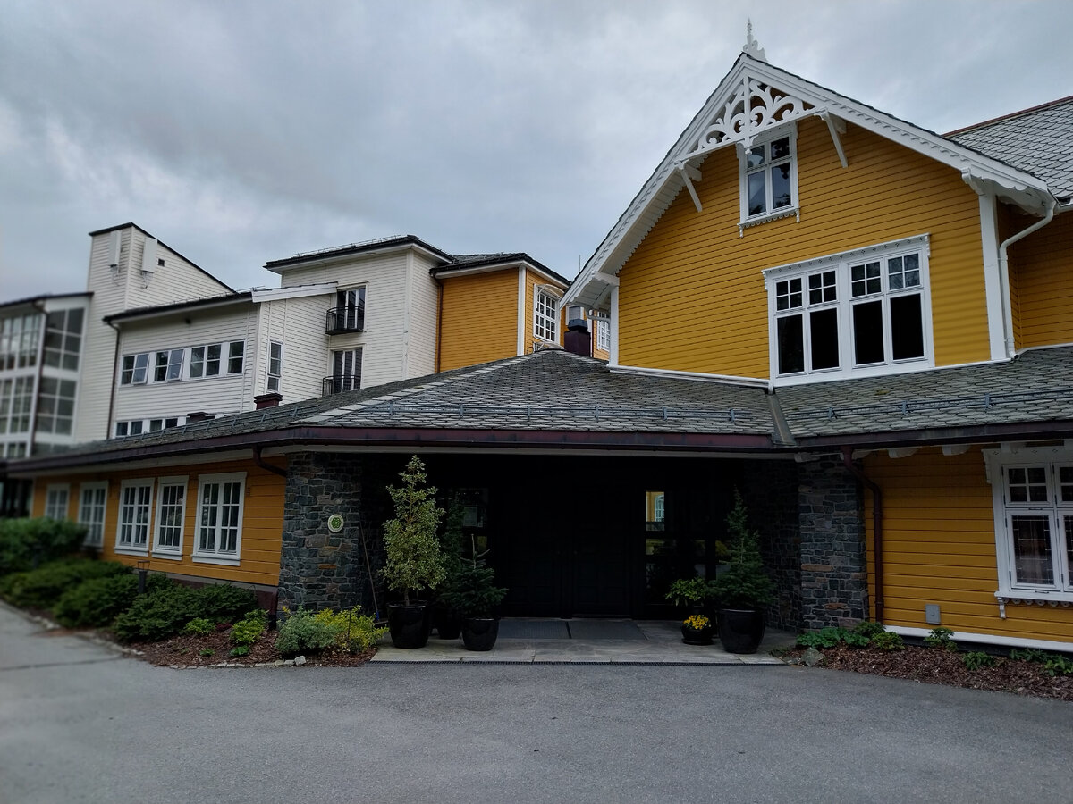 Сульстран и его побережье-одна из самых больших достопримечательностей Бьорна фьорд коммуны. Отель Сульстран был построен в 1896 году и является одним из исторических отелей Норвегии.-2