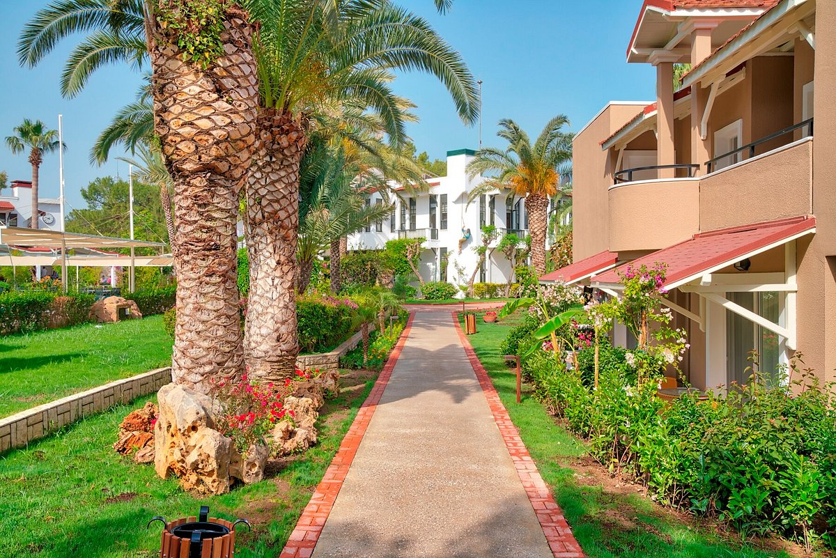 Pirate's Beach Club 5*