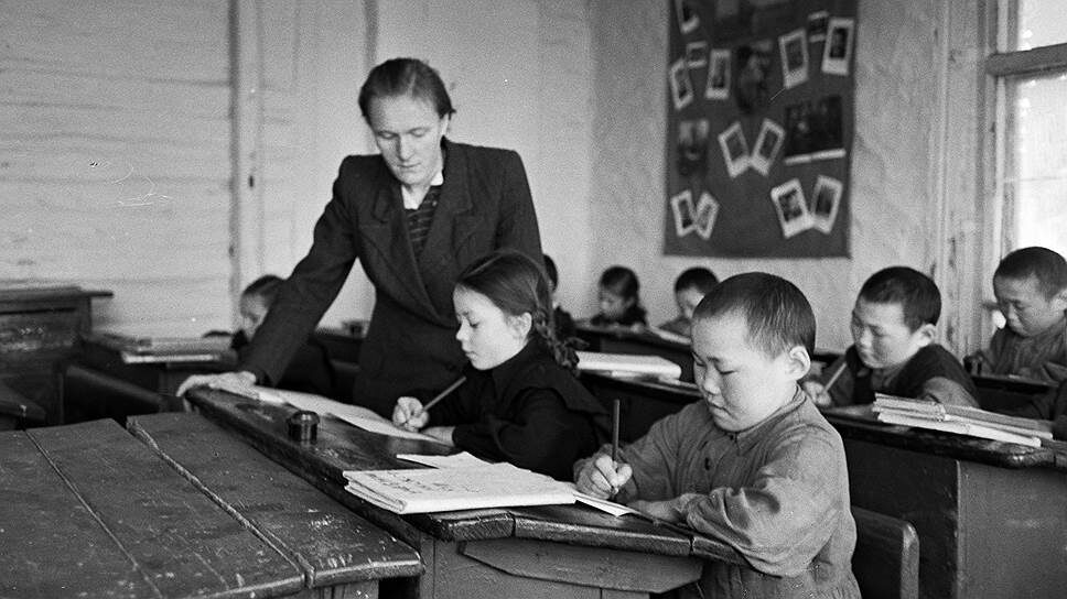    1930 год. Принято постановление ЦИК и СНК СССР «О всеобщем обязательном начальном обучении»