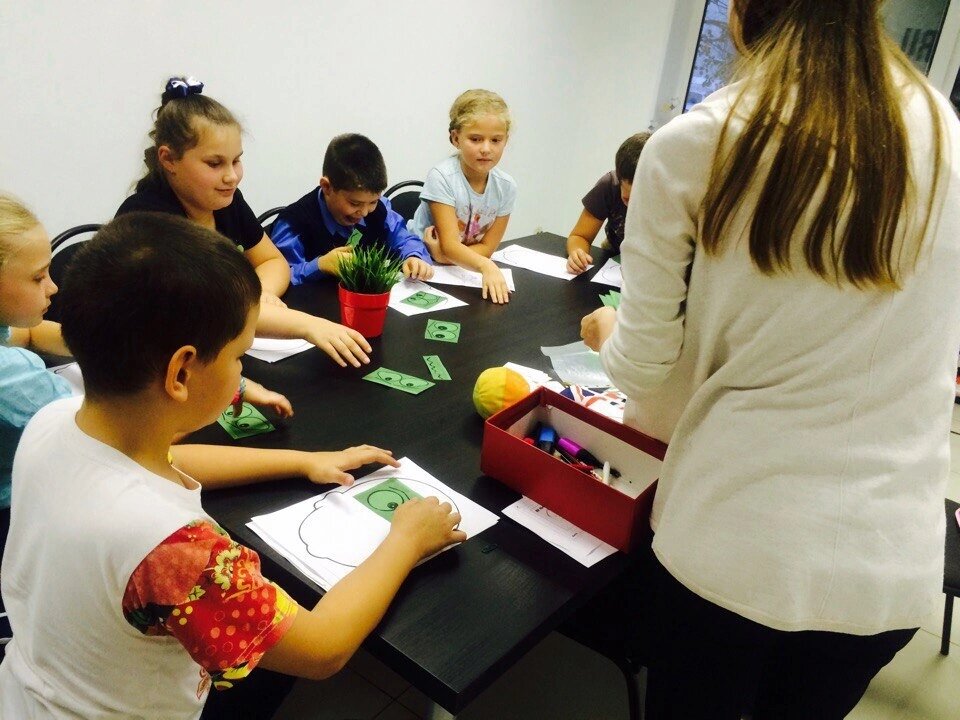 Фото, сделанное во время открытого занятия, "Language Guru".