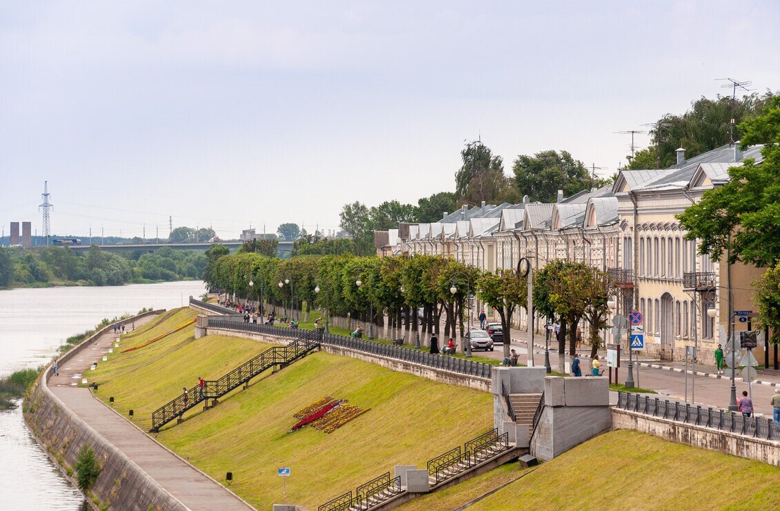 Погулять в калуге. Яченская набережная Калуга. Калуга набережная Оки. Набережная Яченского водохранилища Калуга. Новая набережная Калуга.