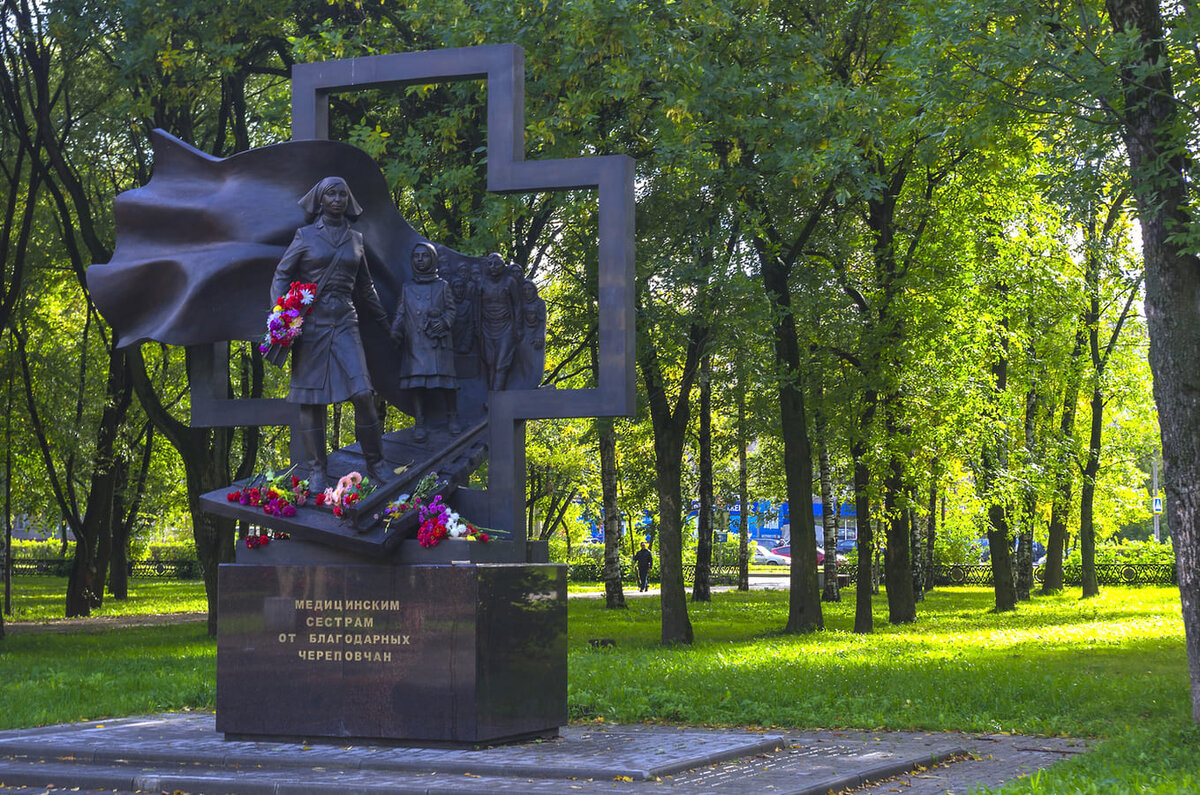 Памятник медицинской сестре Череповец. Памятник медсестре в Череповце. Памятний медсёстрам Череповец. Памятник череповецким медсестрам Череповец.