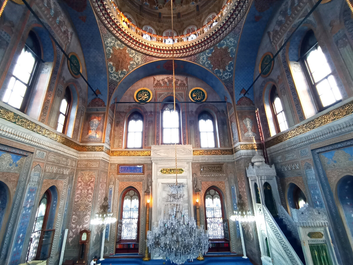 Листайте карусель