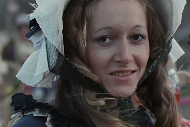 Первый раз Никита Михалков женился рано. По воспоминаниям режиссера, между ним и Анастасией Вертинской была большая любовь. Однако чувства молодых разбились о быт.-3