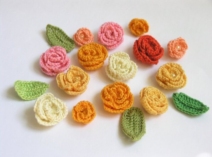 Вяжем СУПЕР простой маленький цветочек крючком. How to crochet a SUPER simple little flower