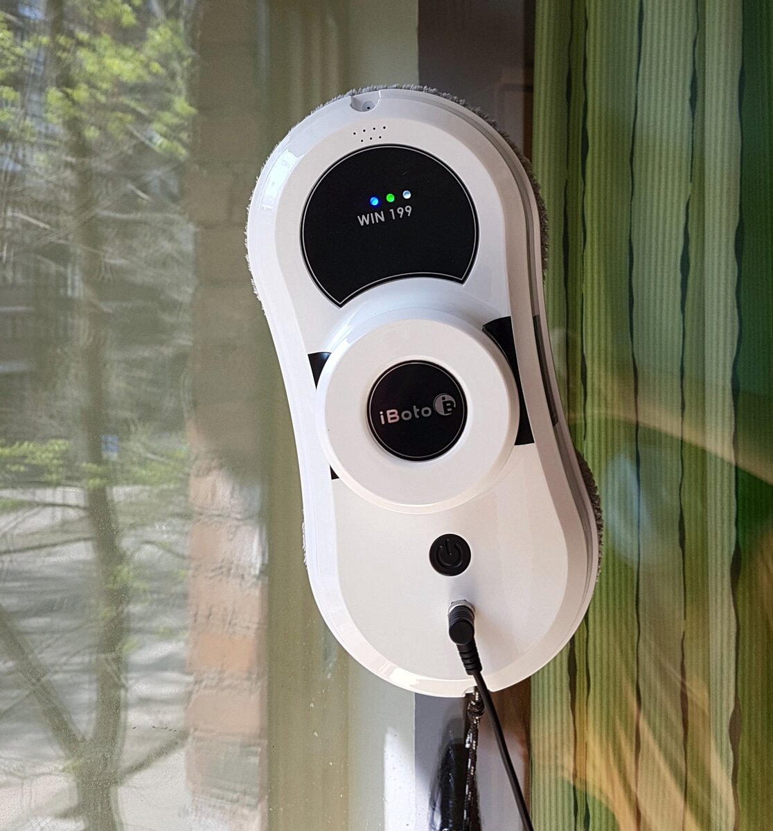 Робот мойщик окон