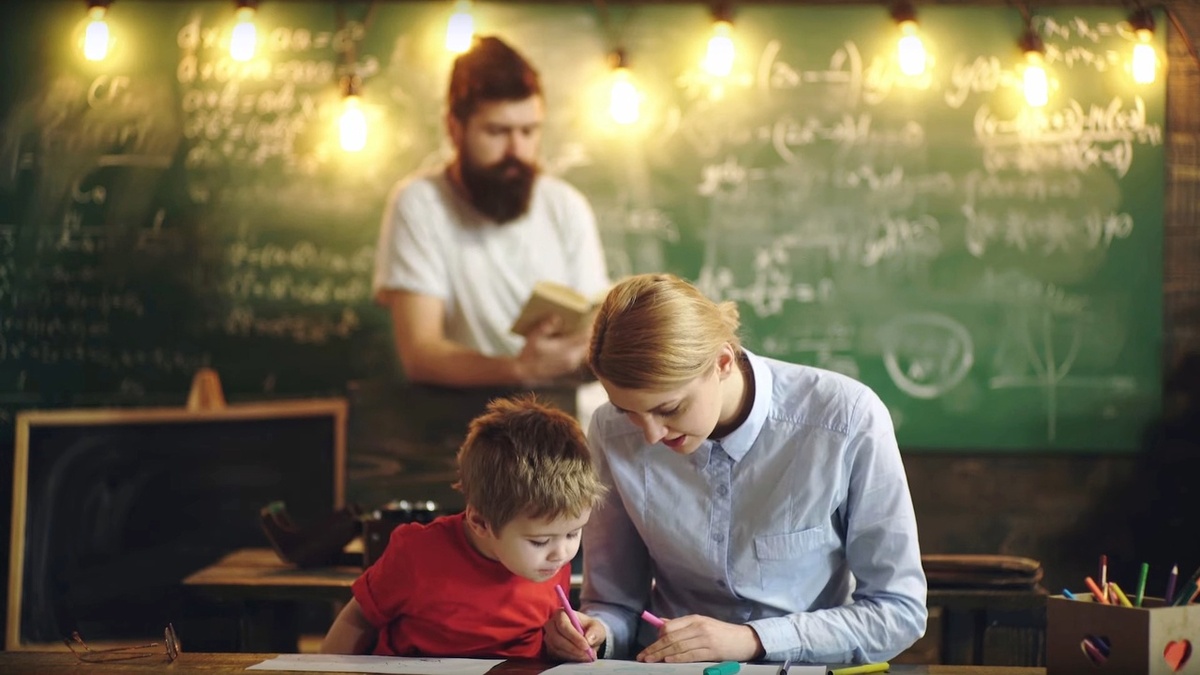 Чтобы ребенок хорошо учился, поставьте его стол в сектор его личной Звезды Академика. 