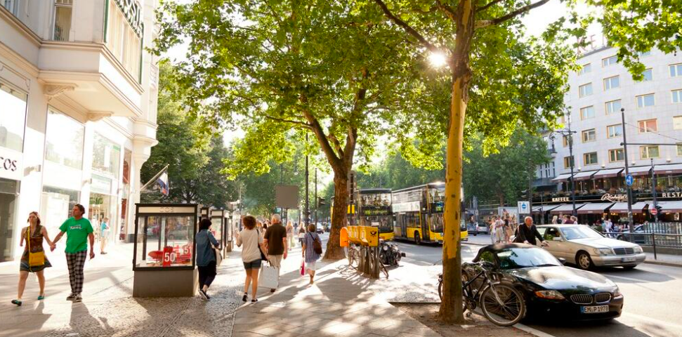 фото: https://www.berlin.de/sehenswuerdigkeiten/3561166-3558930-kurfuerstendamm.html