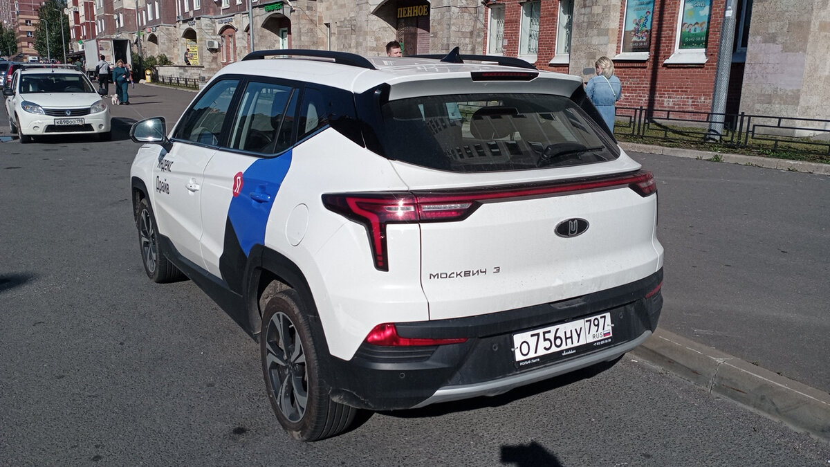 Китайцы в рисовании автомобилей сильно поднаторели. 