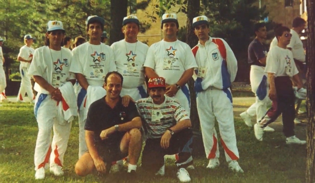 Тренерский и административный штаб «КАМАЗа» на Универсиаде-1993