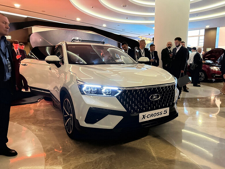Lada X-Cross 5. Источник иллюстрации - Яндекс.Картинки