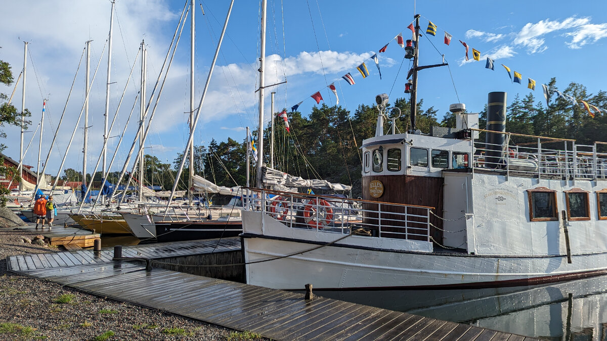 Пристань на острове Harstena