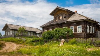 ЗДЕСЬ ЖИЛИ РУКАСТЫЕ КРЕСТЬЯНЕ. ДОБРОТНЫЕ ДЕРЕВЕНСКИЕ ДОМА. МНОГО НАХОДОК СТАРИНЫ. ЗАБРОШЕННАЯ ДЕРЕВНЯ КУЗНЕЦЫ. КИРОВСКАЯ ОБЛАСТЬ.