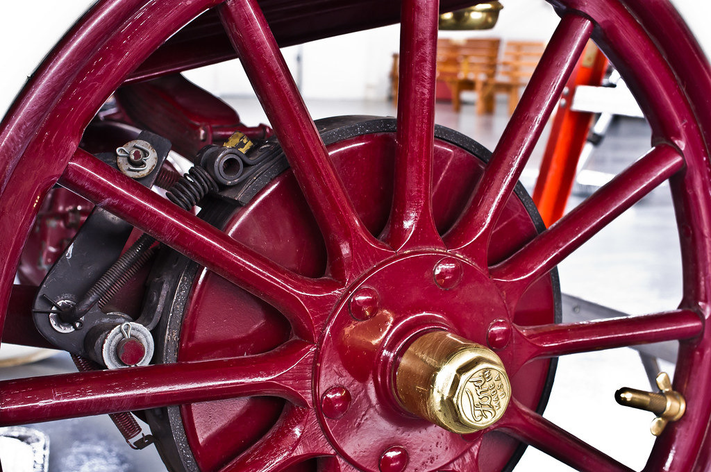 Механические ленточные тормоза марки Rocky Mountain с наружной лентой на Ford Model T.
