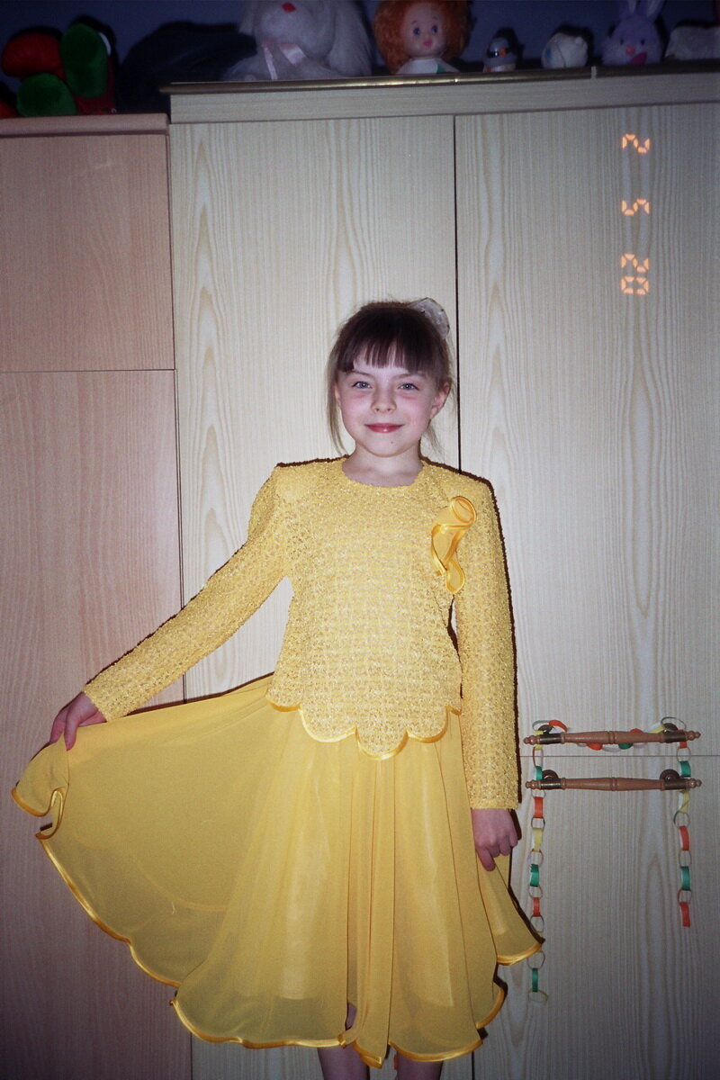 здесь я в 1 классе. Точнее уже заканчиваю его. 