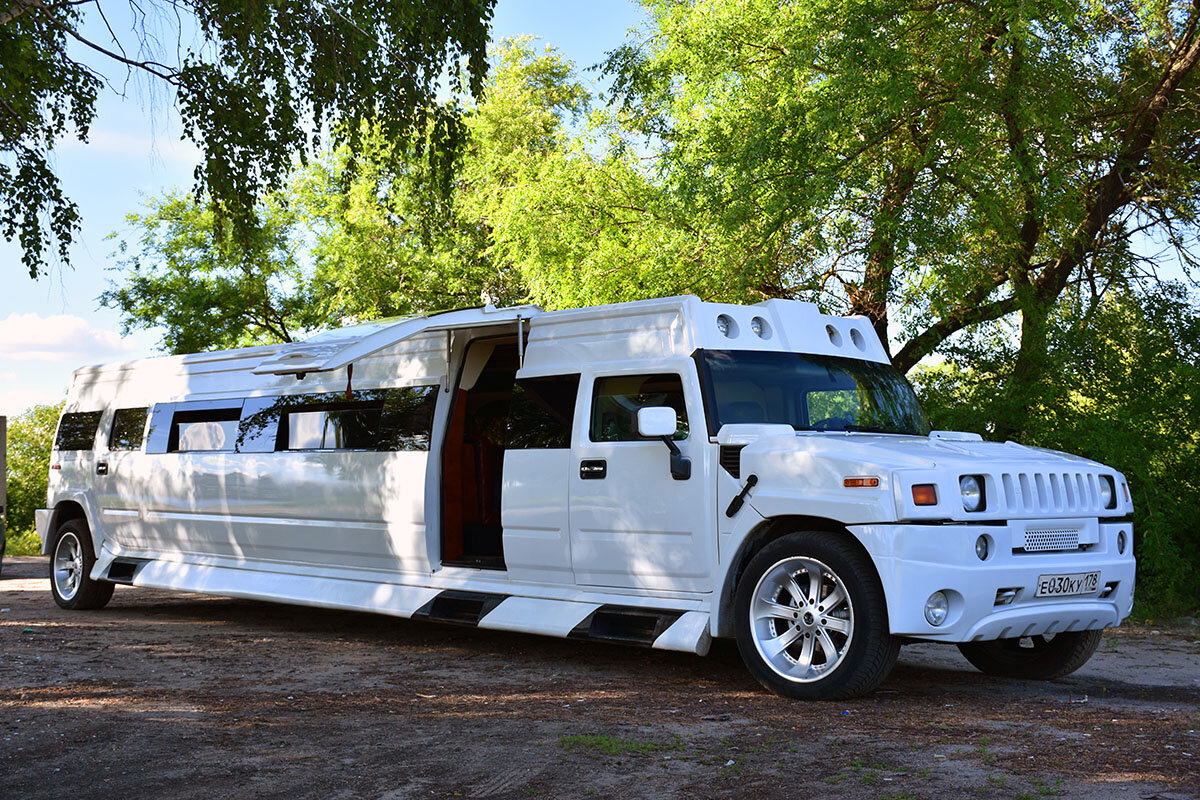 Лемузин. Хаммер h2 лимузин. Hummer h2 Limousine лимузин. Лимузин Хаммер h2 двухэтажный. Hummer h2 Limo н.