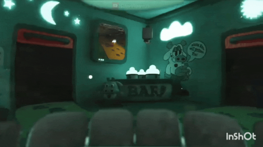 Скример Цыплёнка. Есть также второй скример с левой двери, но он просто отзеркален.