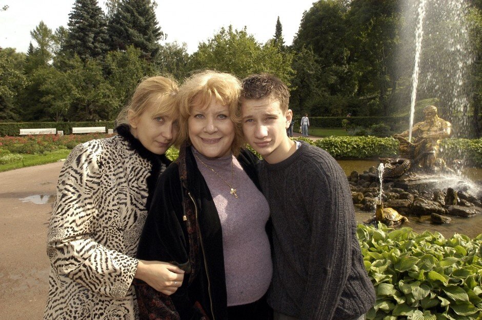 Народная артистка Елена Образцова с дочерью и внуком