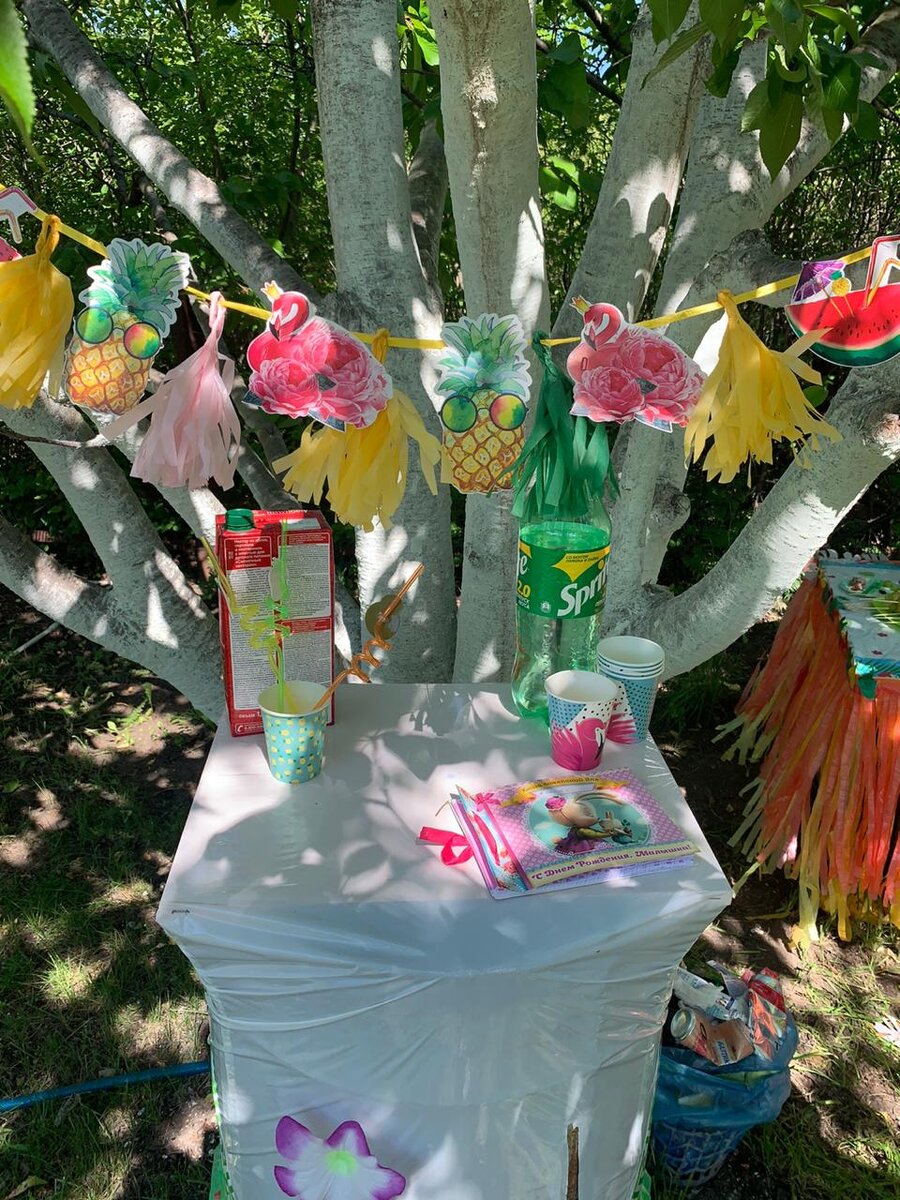 стол для книги пожеланий для малышки