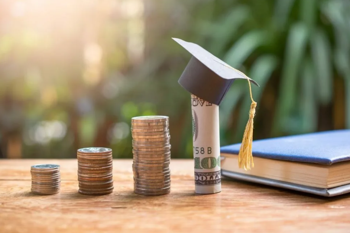 Finance education. Financial rewards картинка. бизнес консалтинг. бизнес совещание. курсы.