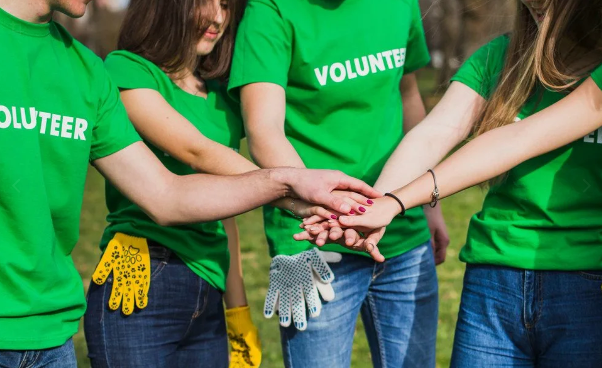 Волонтерская деятельность подростков. Набор волонтеров. Фотосессия волонтеров. Современные волонтеры. Молодежь и волонтерство.