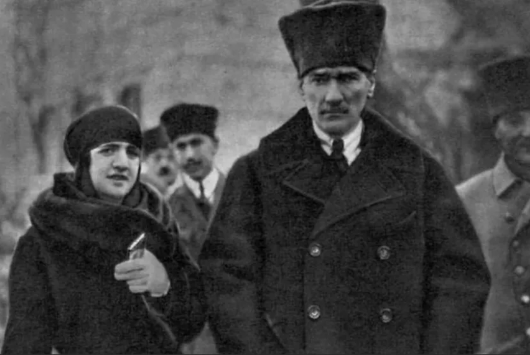 Мустафа Кемаль Ататюрк и Латифе