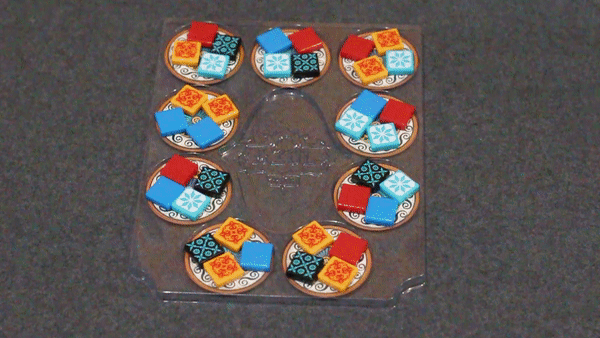 "Плитка со склада перемещается к игроку, а вся оставшаяся перемещается на центр поля."