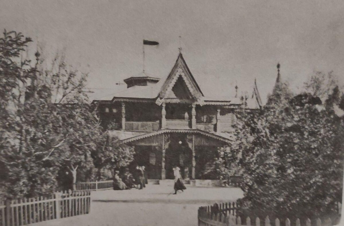 Летний театр в Севастополе. Открытка начала XX века