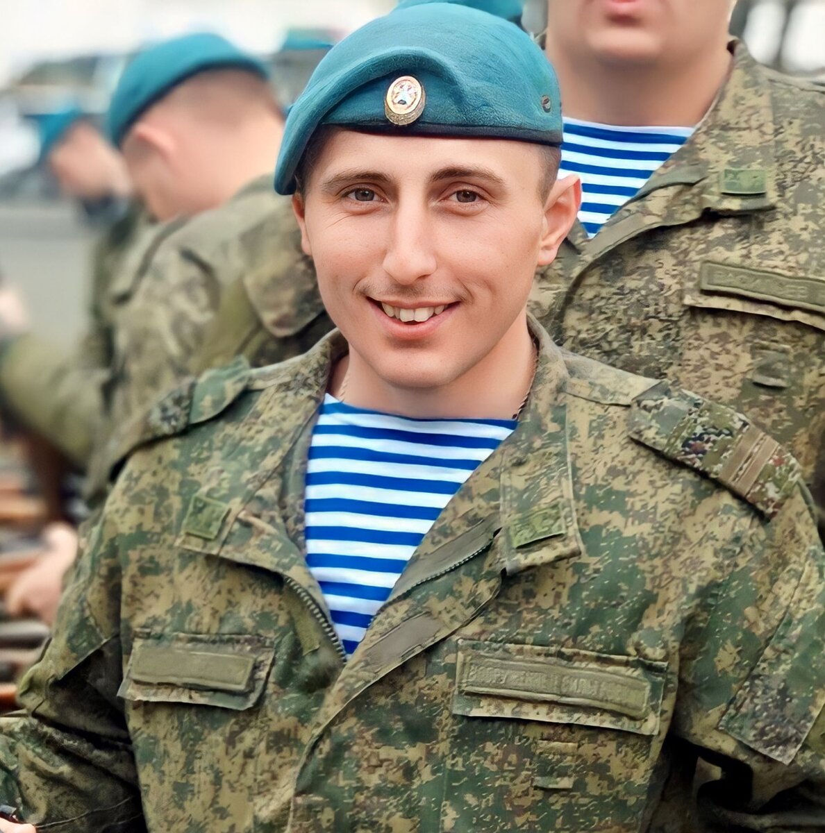 Сегодня, 5 октября, заместителю командира боевой машины – начальнику отделения 76-й десантно-штурмовой дивизии Леониду Мингалёву исполнилось бы 32 года.