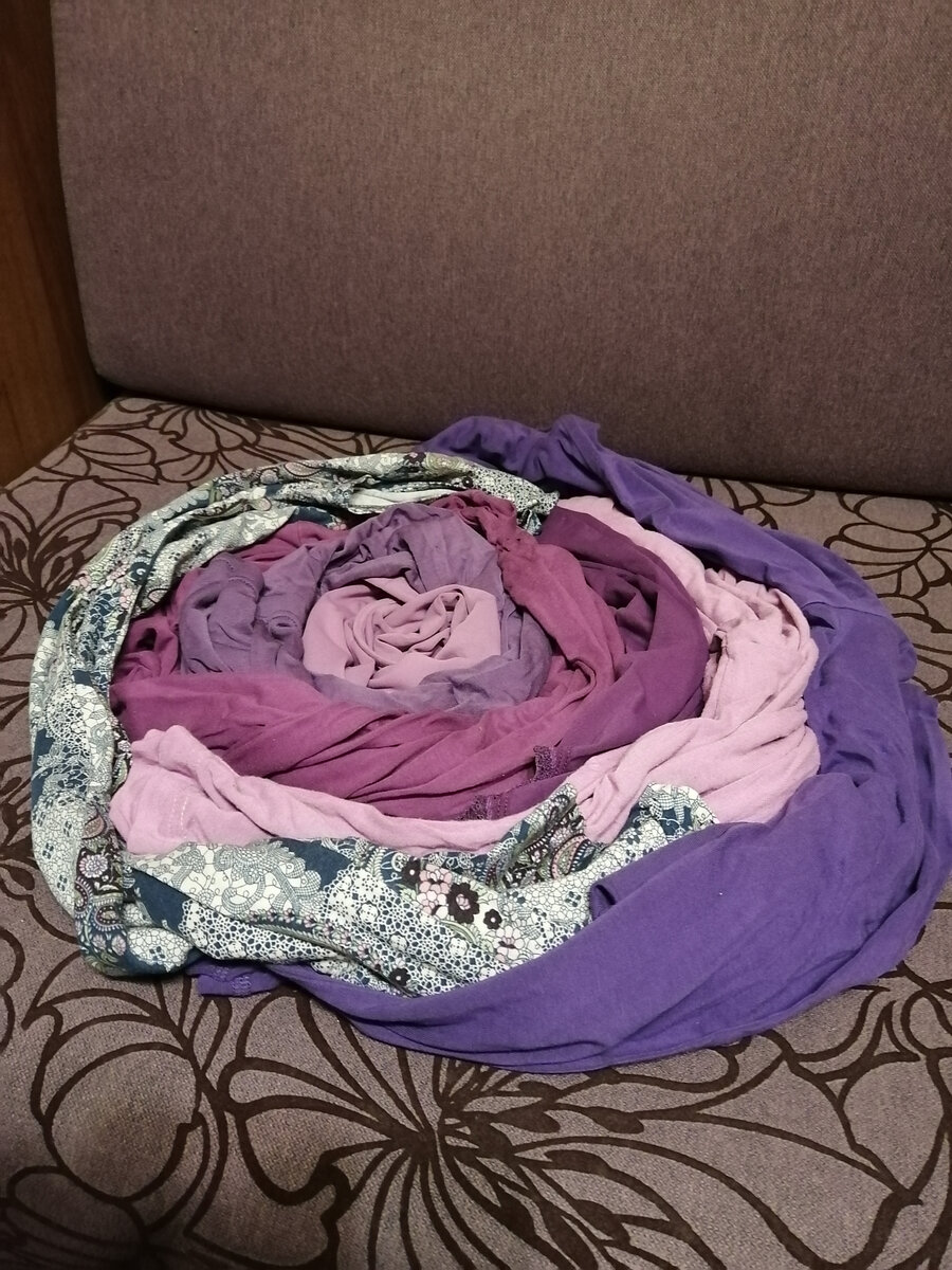 Те же "тряпочки". Освещение неудачное, верхний свет. Потом перефоткала, получилось намного лучше (см. фото ниже)