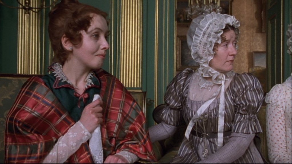 "Гордость и предубеждение", 1995. Энн де Бер и миссис Дженкинсон. В руках платочек.