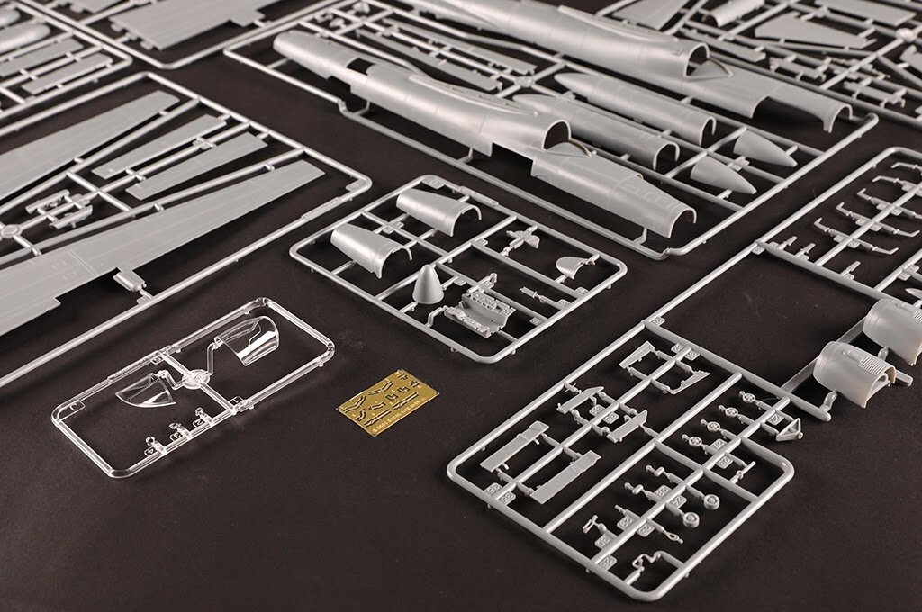 Приветствую друзья. Давно не было тизеров от Takom. Вот с него мы и начнем, тем более что он посвящен 10-летию компании. В выпуски не попадает интересующий вас производитель?-3-2