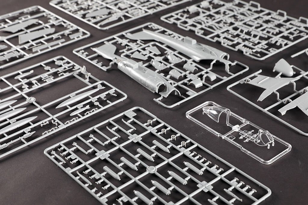 Приветствую друзья. Давно не было тизеров от Takom. Вот с него мы и начнем, тем более что он посвящен 10-летию компании. В выпуски не попадает интересующий вас производитель?-5-3