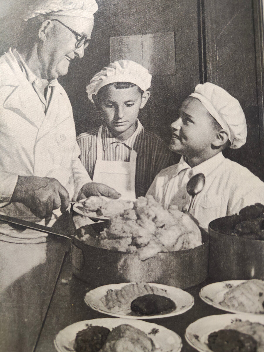 Котлета с пюре - самое популярное блюдо на все времена. 