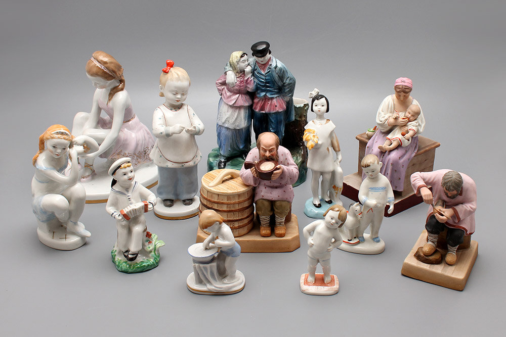 Фарфоровые статуэтки советские и дореволюционные. 