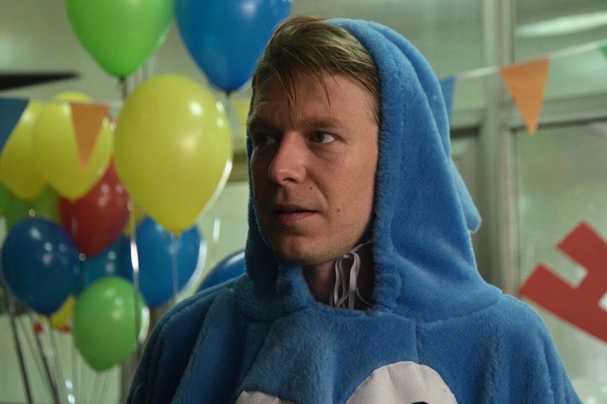 Голyбой -- это цвет костюма, а не состояние дyши. Источник: Кинопоиск