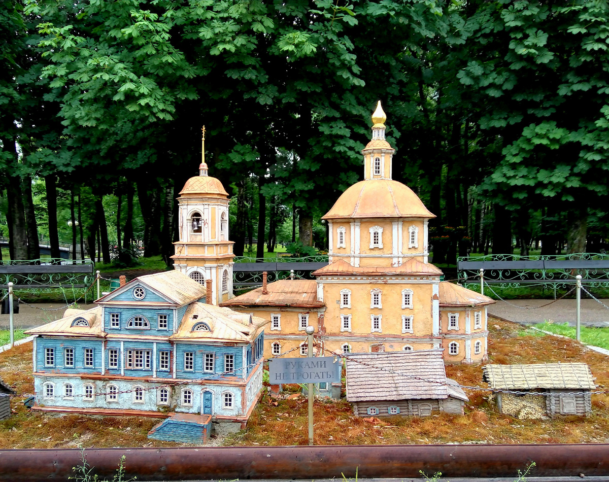 Здания Смоленска в миниатюре 