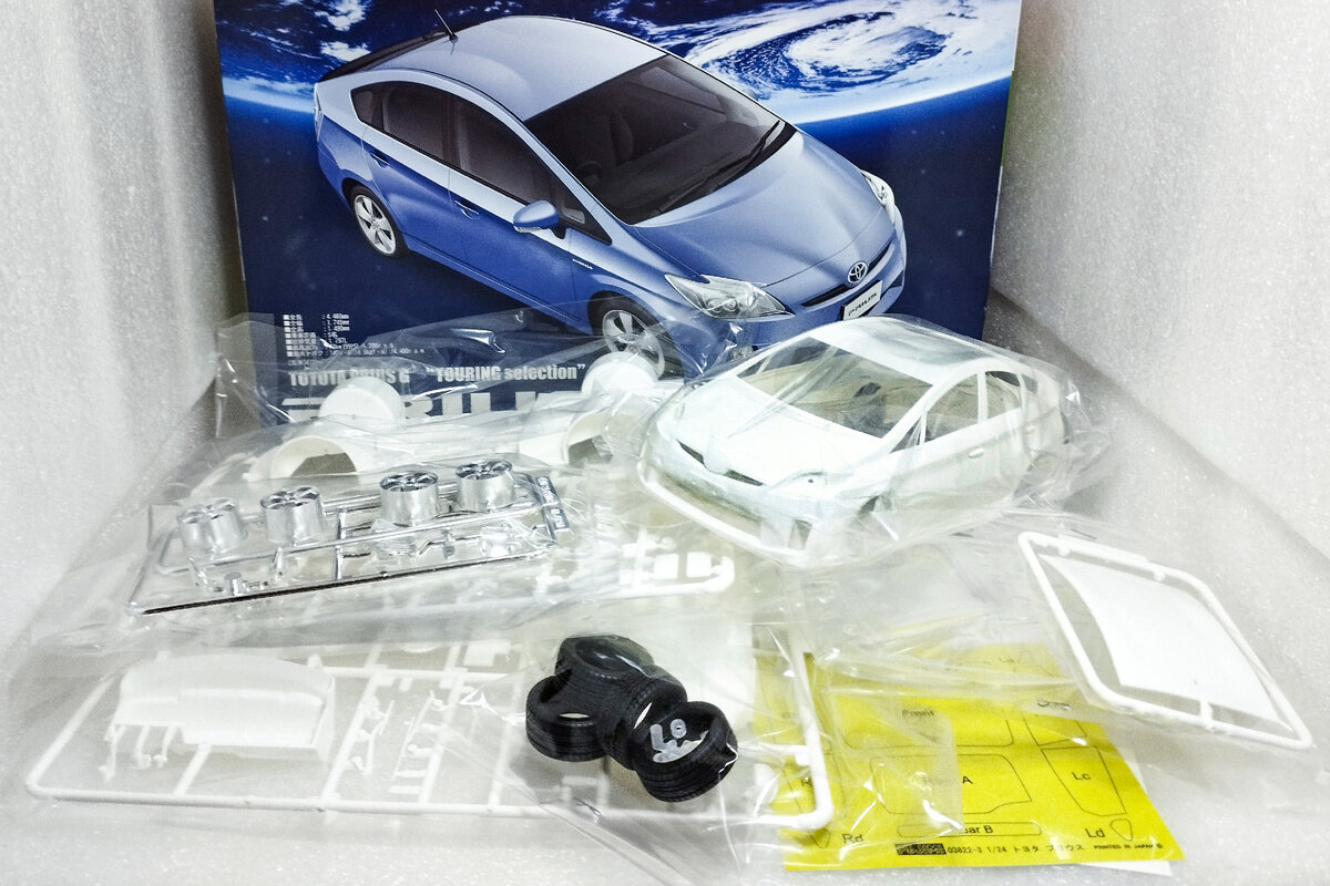 Сборка и покраска модели Toyota Prius Touring Selection в масштабе 1:24 |  Сержик Моделист | Дзен