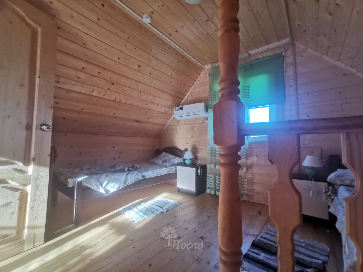 Эстетически неприятно - ощущение нахождения в гробике из-за специфической конфигурации стен и потолка.