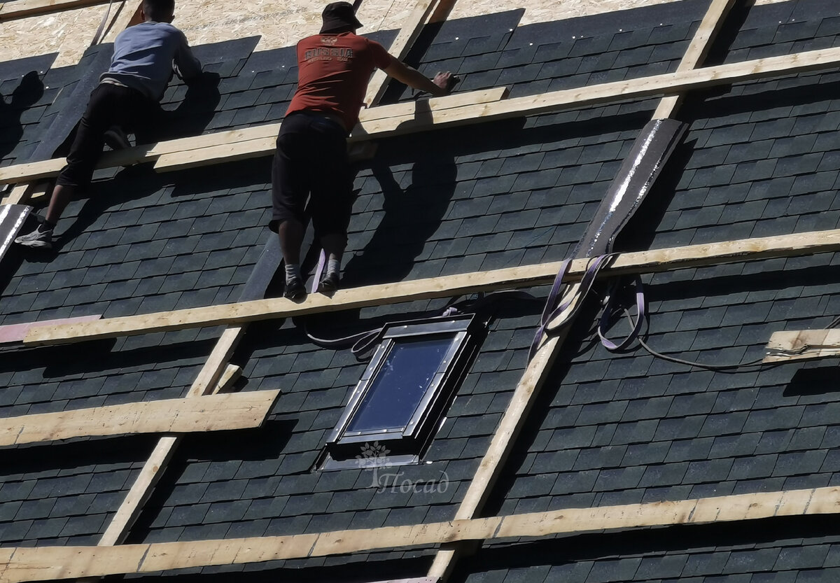 Строители поставили соседям мансардное окно "выгодно и недорого". В первую же зиму оно потекло.