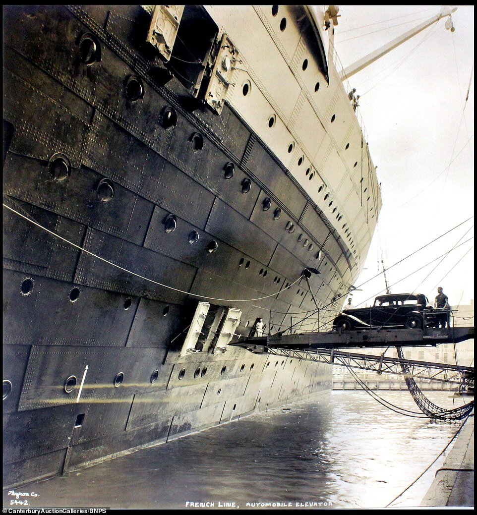 Лайнер нормандия. Корабль Нормандия 1935. Океанский лайнер Нормандия. Трансатлантический лайнер Нормандия.
