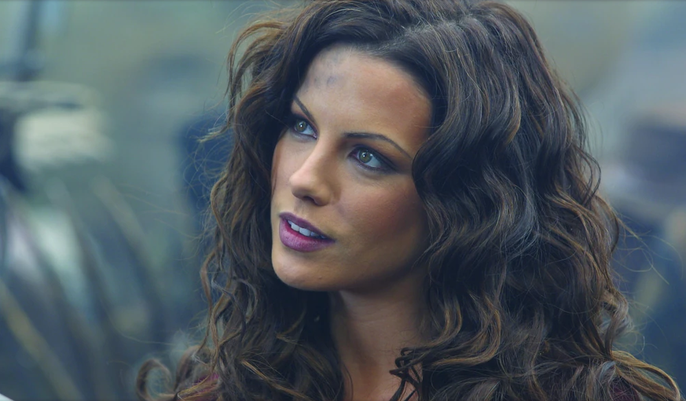 Кейт Бекинсейл в гланой женской роли в фильме "Ван Хельсинг"