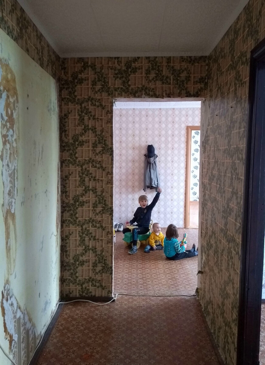 Вид из коридора в сторону проходной гостиной до ремонта.