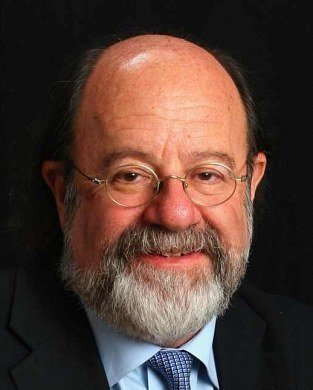 Гэри Шварц кмн: Декан факультетов Медицины, Неврологии, Психиатрии и Хирургии и Директор Лаборатории Достижений Осознанности и Здоровья, Университета Аризоны. Основатель Лаборатории Энергетических Систем Человека. КМН Гарвардского Университета 1971, Доцент Психологии Гарварда до 1976. Профессор Психологии и Психиатрии Йельского Унверситета и Директор Йельского Центра Психофизиологии. Со-директор Йельской Клиники поведенческой медицины.