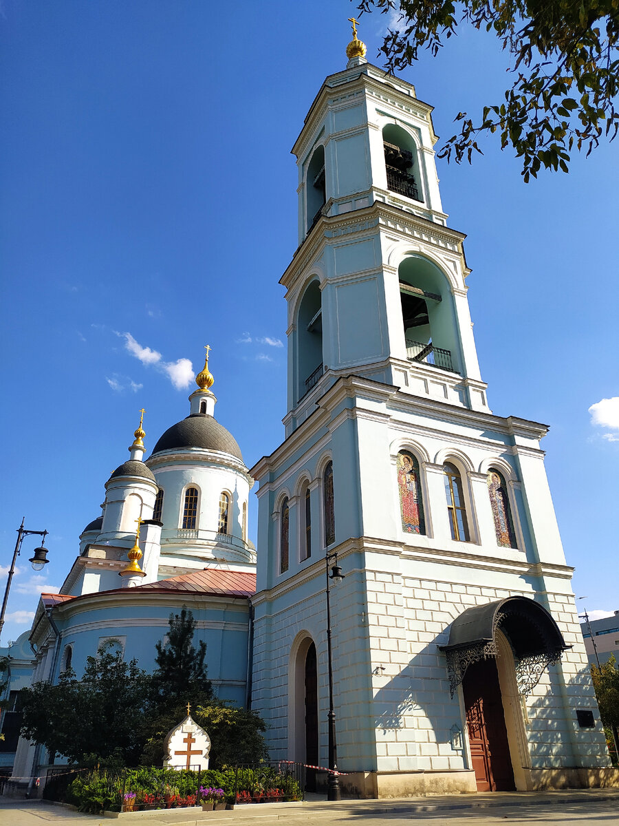 Храм преподобного Сергия Радонежского в Рогожской слободе в Москве /фото автора (листайте далее)