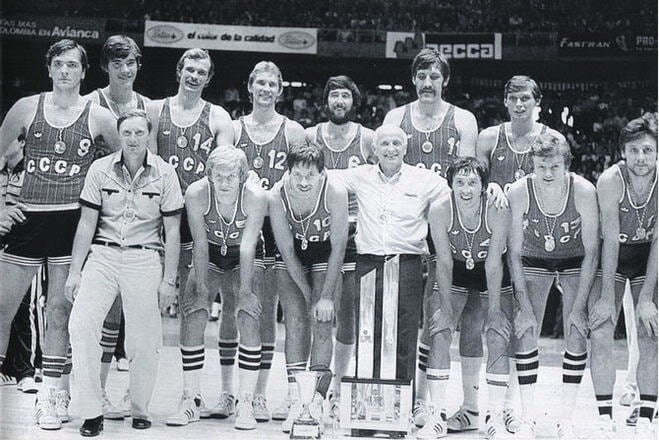 Сборная СССР - чемпион мира 1982 года. Фото из открытых источников сети Интернет.
