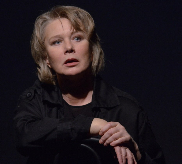 обиженные родственники. не говори о себе плохо. стихотворение о непонимании между мужчиной и женщиной. мудрые изречения. не обижай женщину цитата.