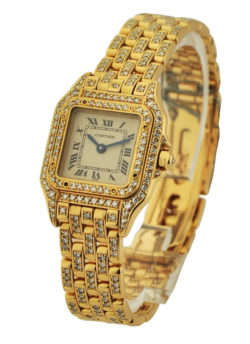 Золотые часы с золотым браслетом. Часы Cartier Pantera леди симпсон. Часы женские Cartier 100 8039. Золотые часы 750 проба Картье. Часы Cartier женские золотые.